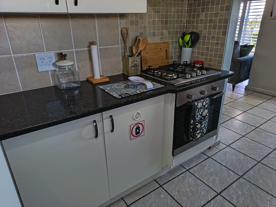 3 Bedroom Property for Sale in Wavecrest Eastern Cape